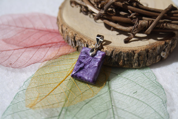 Pendentif en CHAROITE