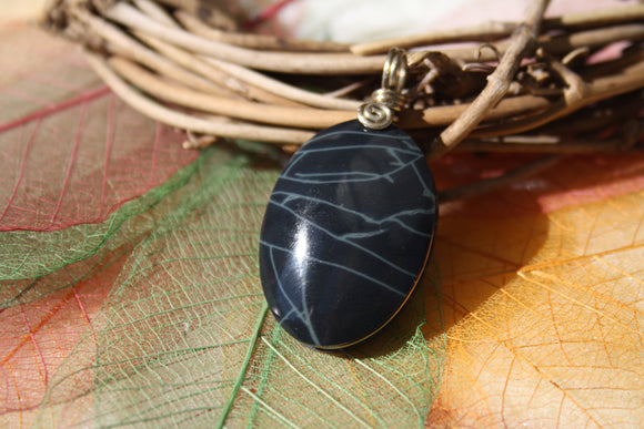 Pendentif en Obsidienne araignée